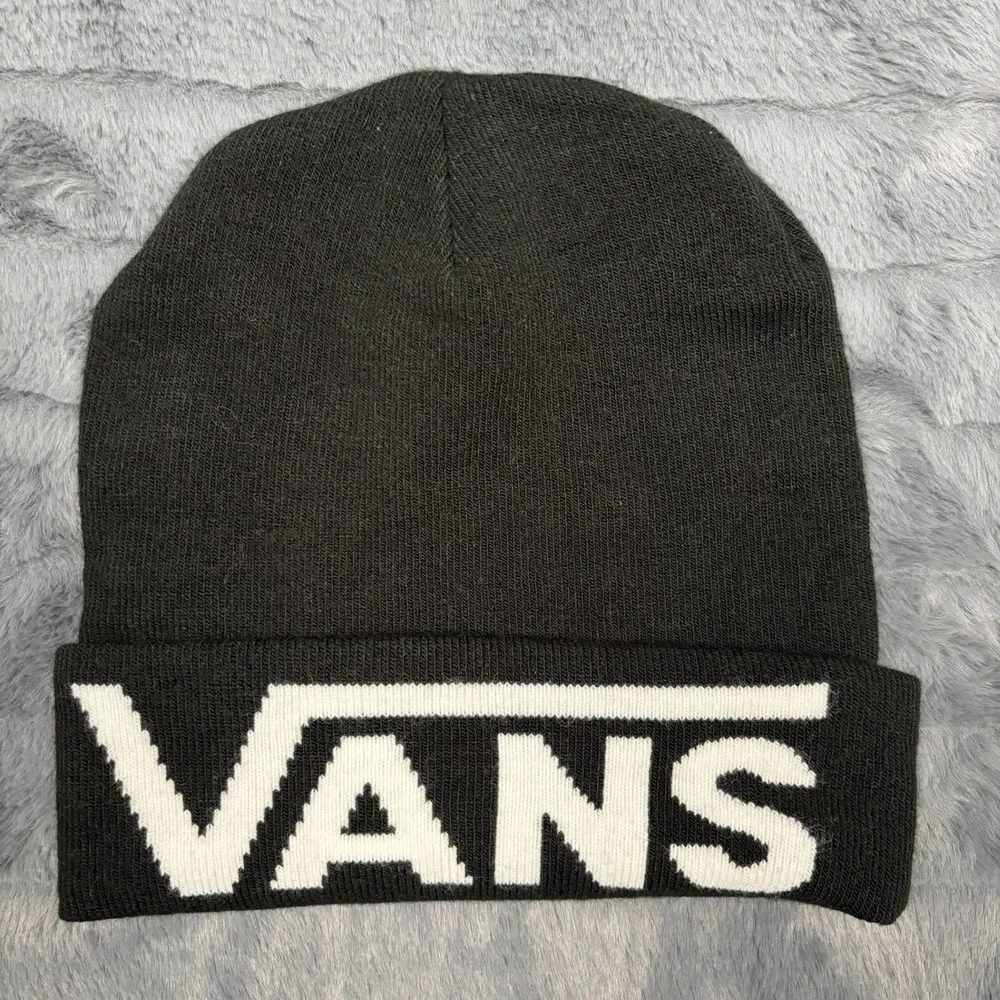 Vans Off The Wall Beanie Black White Logo Knit Cuffed Winter Hat MPO8625/VN-8